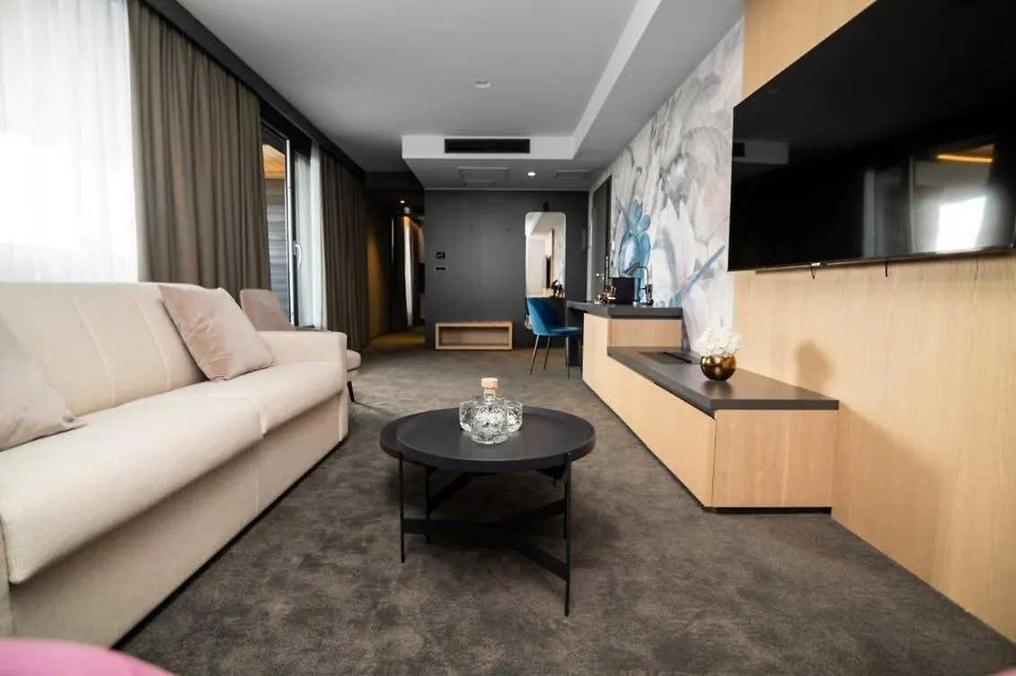 Elegans Hotel Brdo Κραν